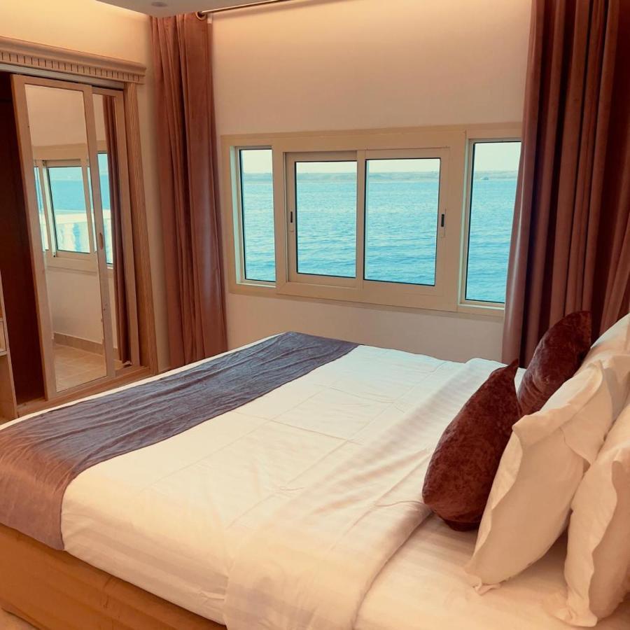 Al Ahmadi Plaza Resort Янбу Екстериор снимка