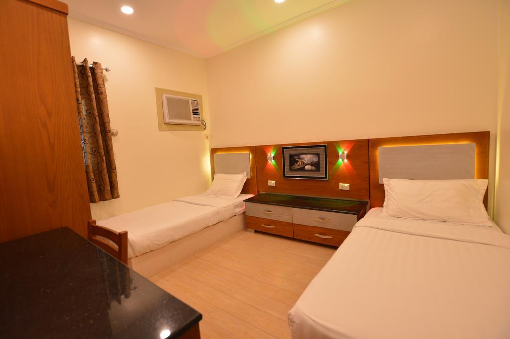 Al Ahmadi Plaza Resort Янбу Екстериор снимка