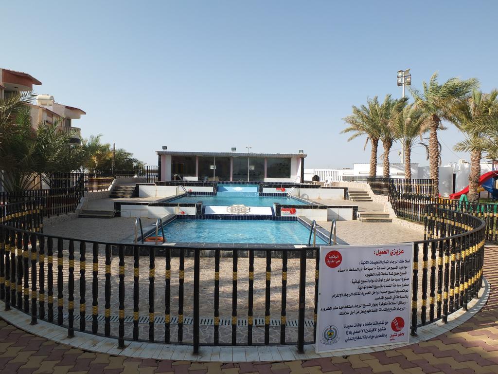 Al Ahmadi Plaza Resort Янбу Екстериор снимка