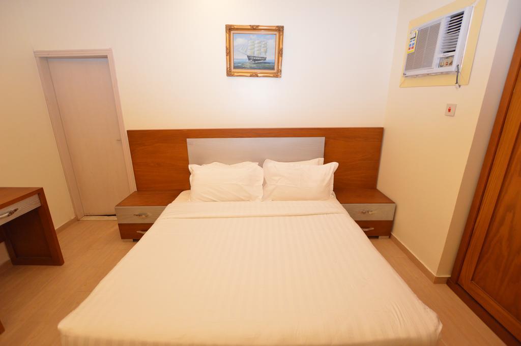 Al Ahmadi Plaza Resort Янбу Екстериор снимка