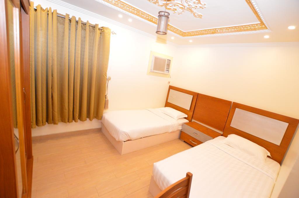 Al Ahmadi Plaza Resort Янбу Екстериор снимка