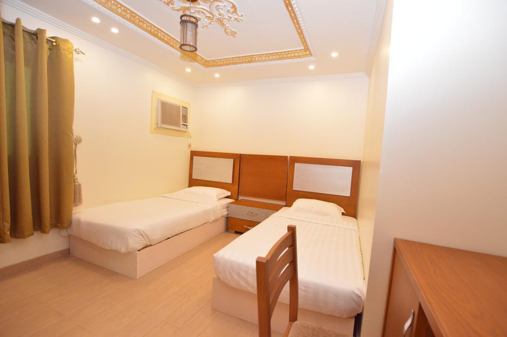 Al Ahmadi Plaza Resort Янбу Екстериор снимка