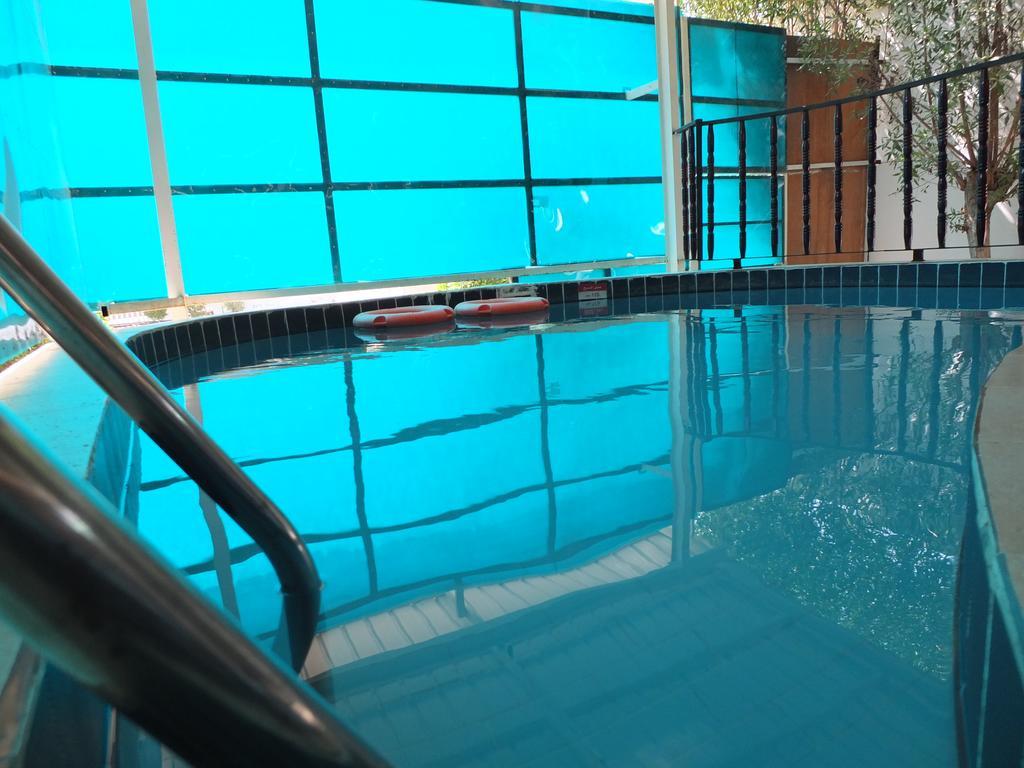 Al Ahmadi Plaza Resort Янбу Екстериор снимка