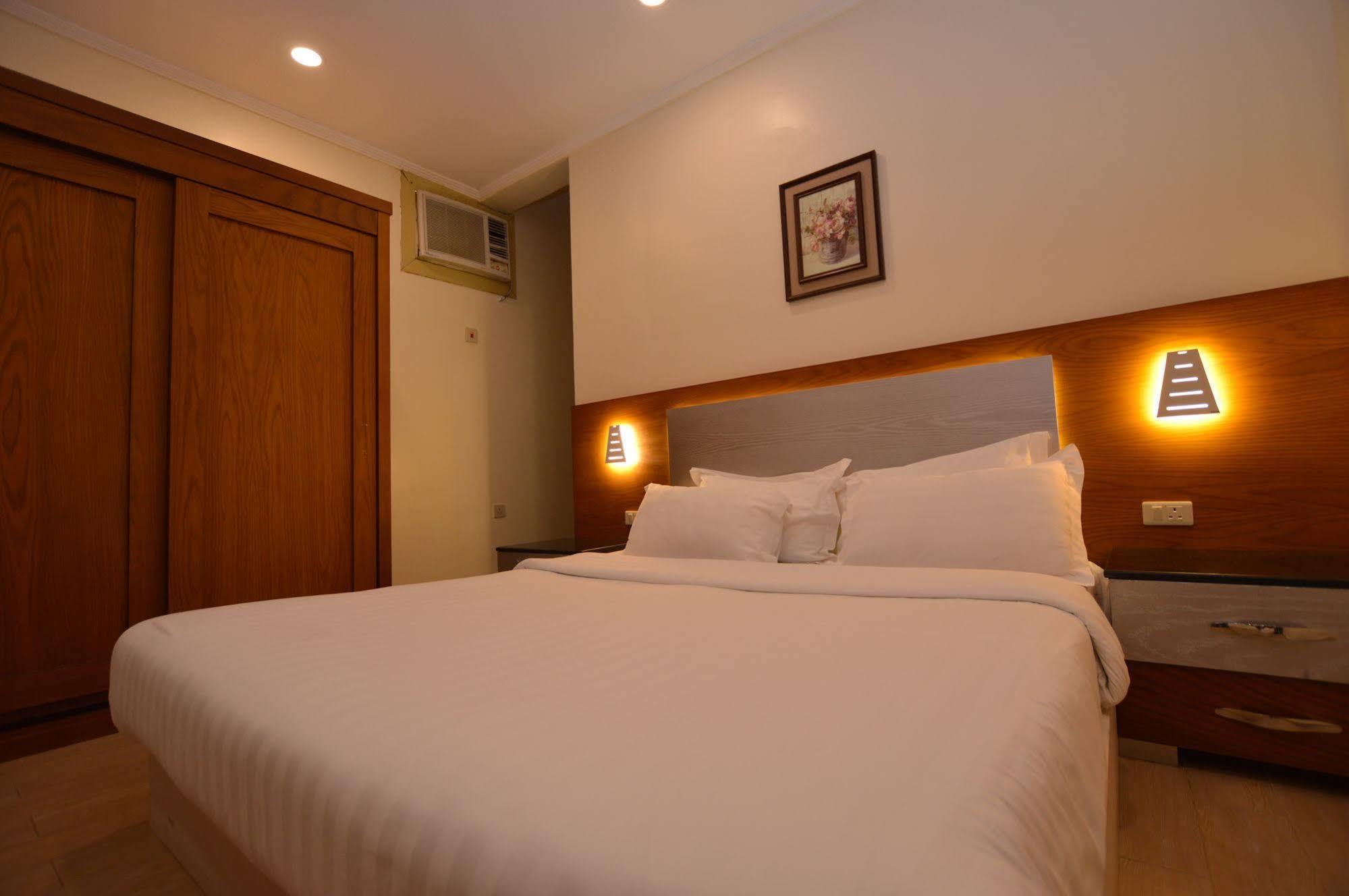 Al Ahmadi Plaza Resort Янбу Екстериор снимка