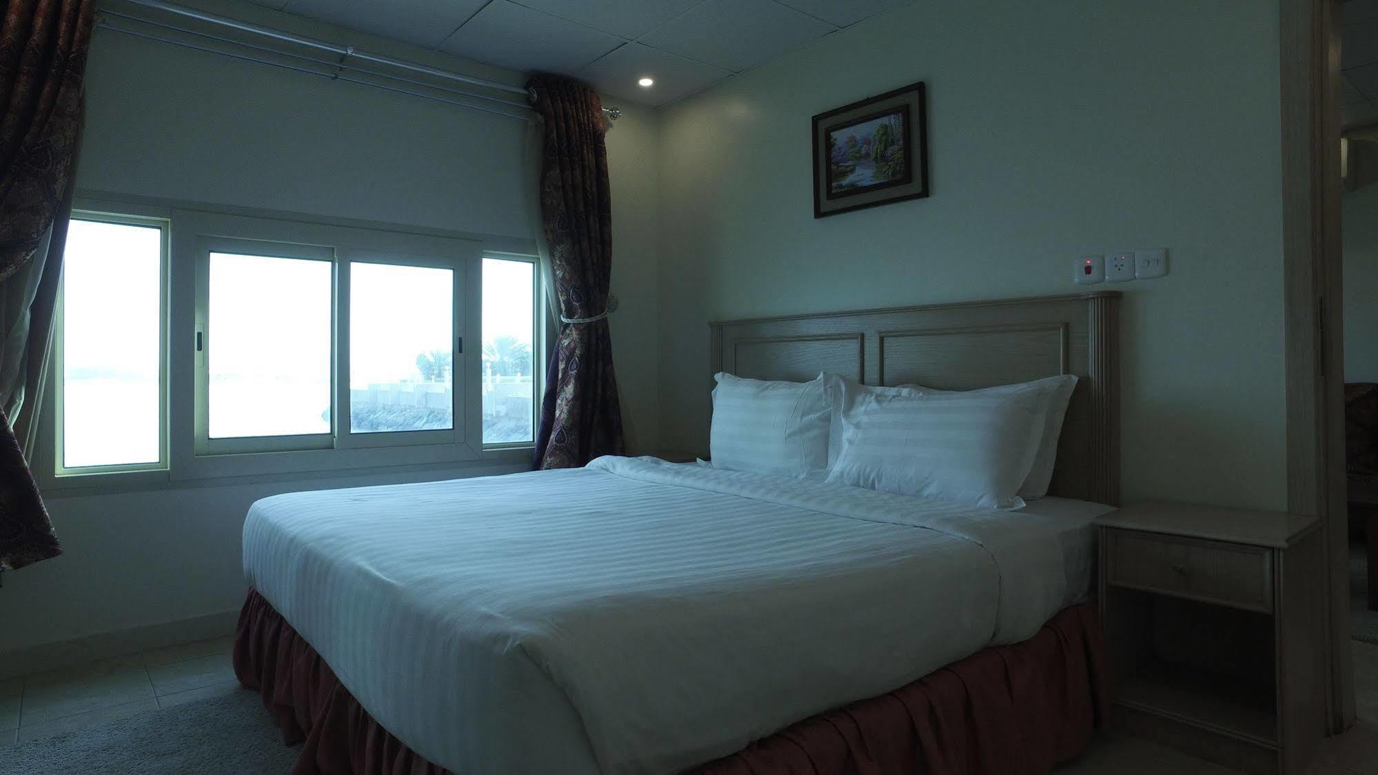 Al Ahmadi Plaza Resort Янбу Екстериор снимка