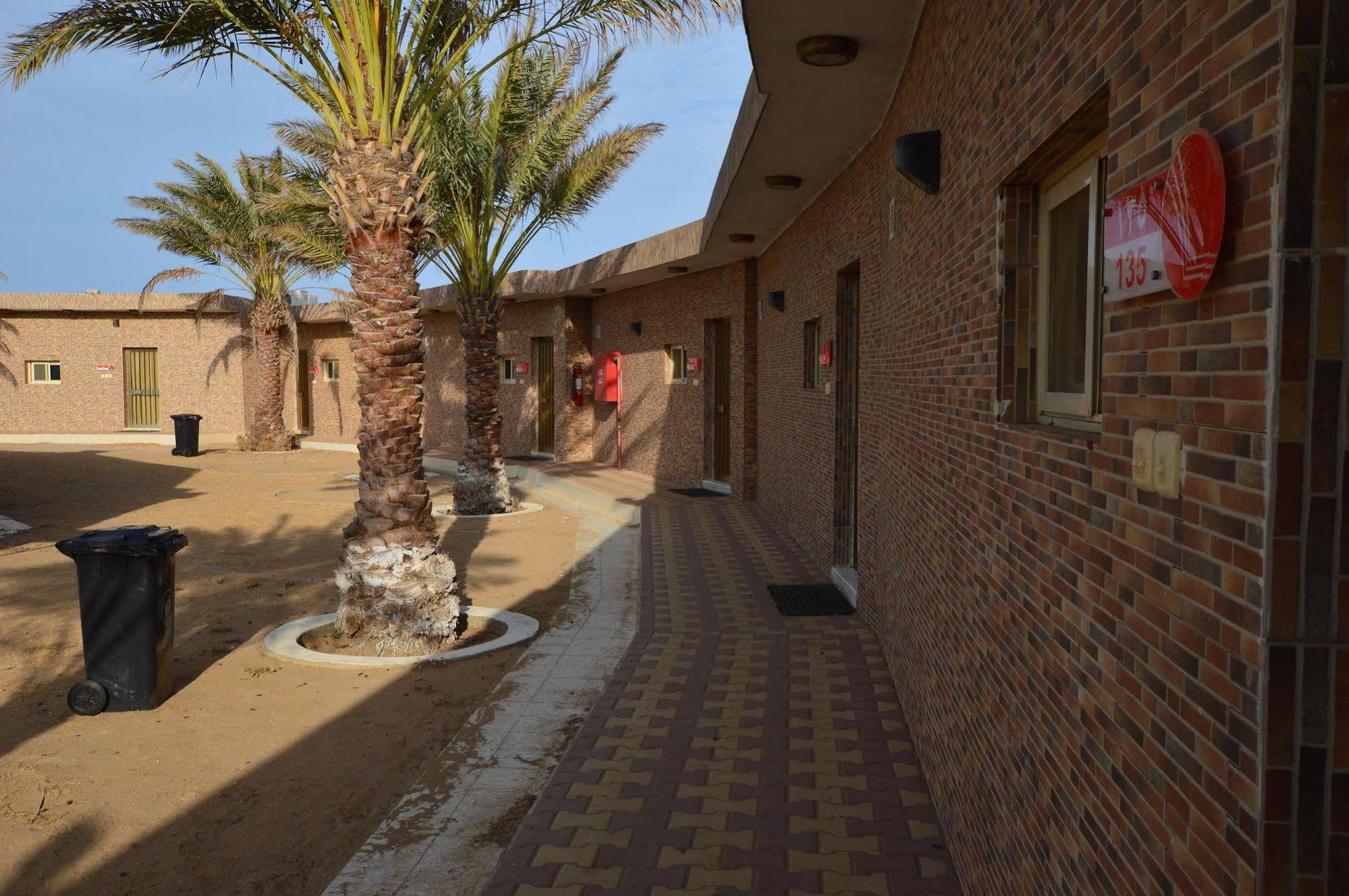 Al Ahmadi Plaza Resort Янбу Екстериор снимка